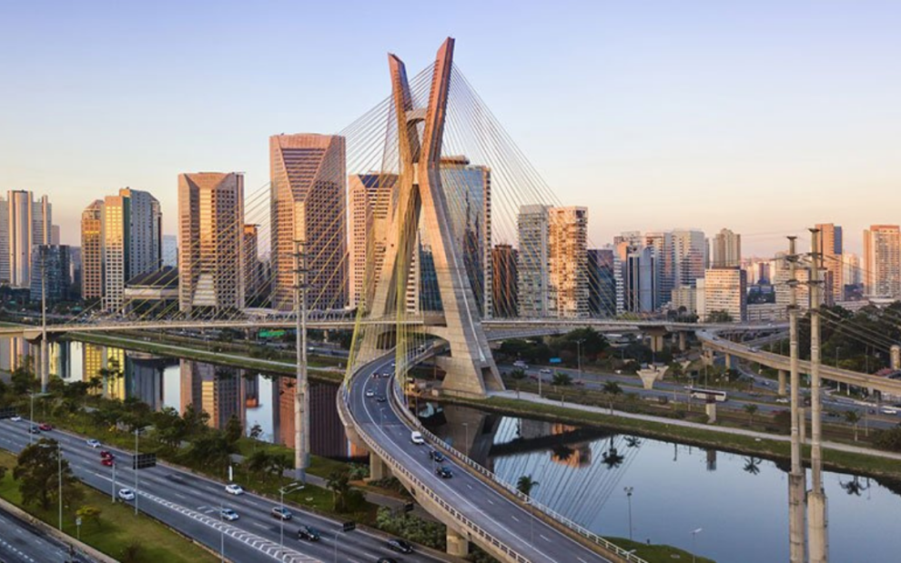 São Paulo A cidade que nunca dorme e que nunca desliga Tailor